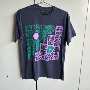 Extra Vitamins tee shirt Medium regular fit unisex